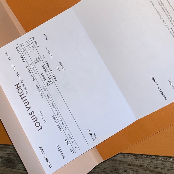 Louis Vuitton Purse - Picture 6 of 8